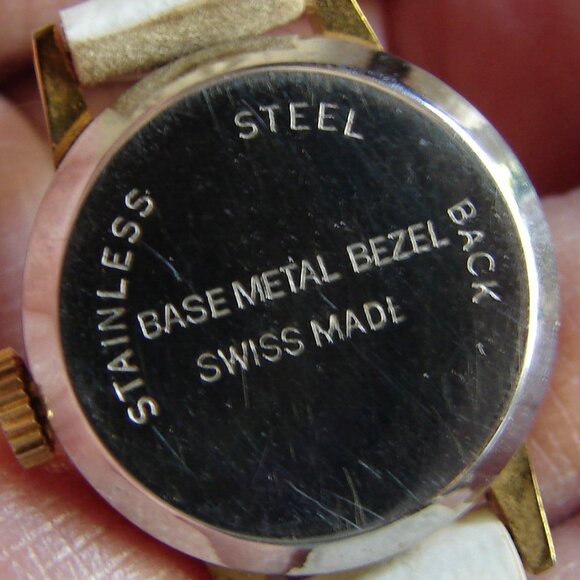 De Luxe Virgin Islands Ladies WATCH, Beige & Gold Tone 17 Jewels, Needs TLC C33 - Picture 4 of 8